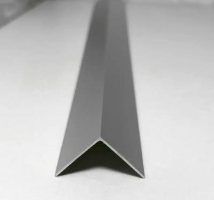 Алюминиевый уголок 25*25*1 равносторонний